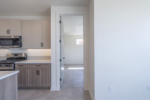 Tiny photo for 2967 W 570 N, Hurricane, UT 84737 (MLS # 2158720)