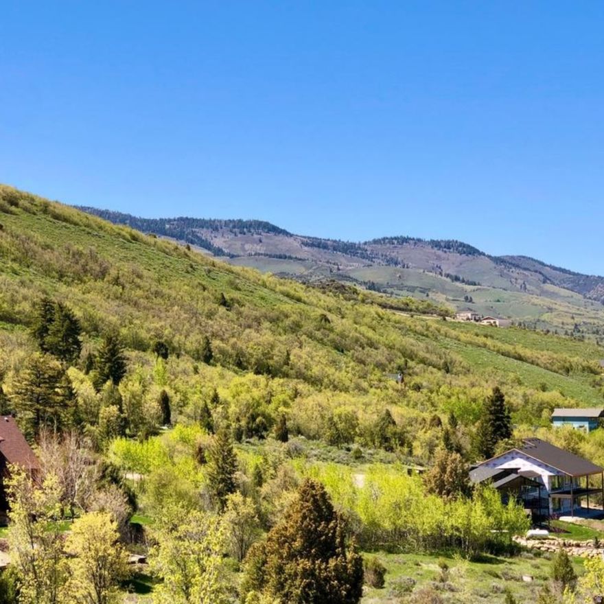 Great building lot in a mountain setting in Swan Creek Village. Fantastic location with easy access to trails and close proximity to state marina, local shops and restaurants. HOA fee includes water, snow removal and road maintenance.  Motivated seller!!!