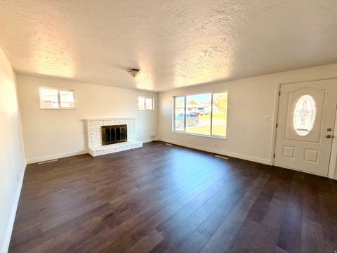 Tiny photo for 482 VICKIE LN, Clearfield, UT 84015 (MLS # 2122557)