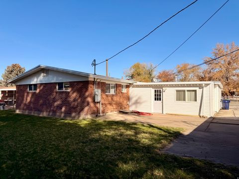 Tiny photo for 482 VICKIE LN, Clearfield, UT 84015 (MLS # 2122557)