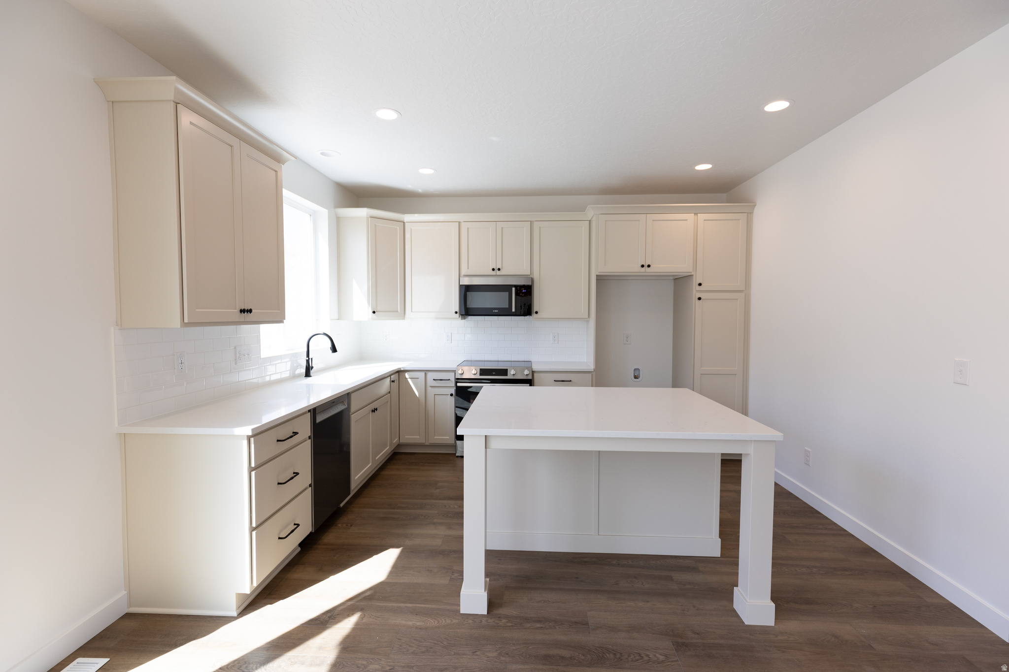 HIDDEN HOLLOW - Residential