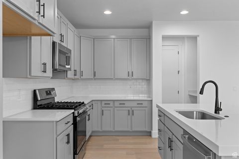 Tiny photo for 3186 W 2600 N, Clinton, UT 84015 (MLS # 2111353)