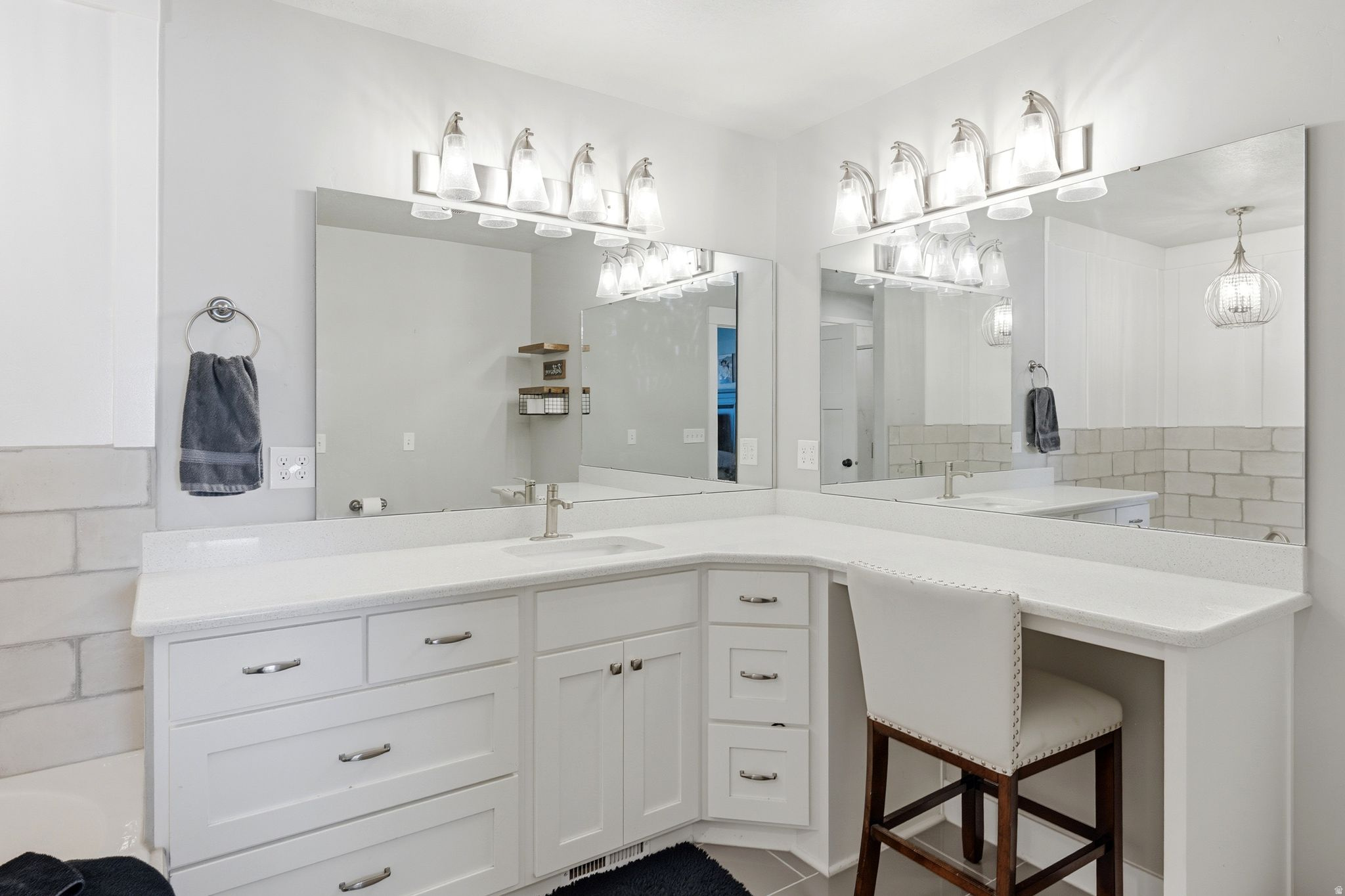 EQUESTRIAN NORTH - Residential