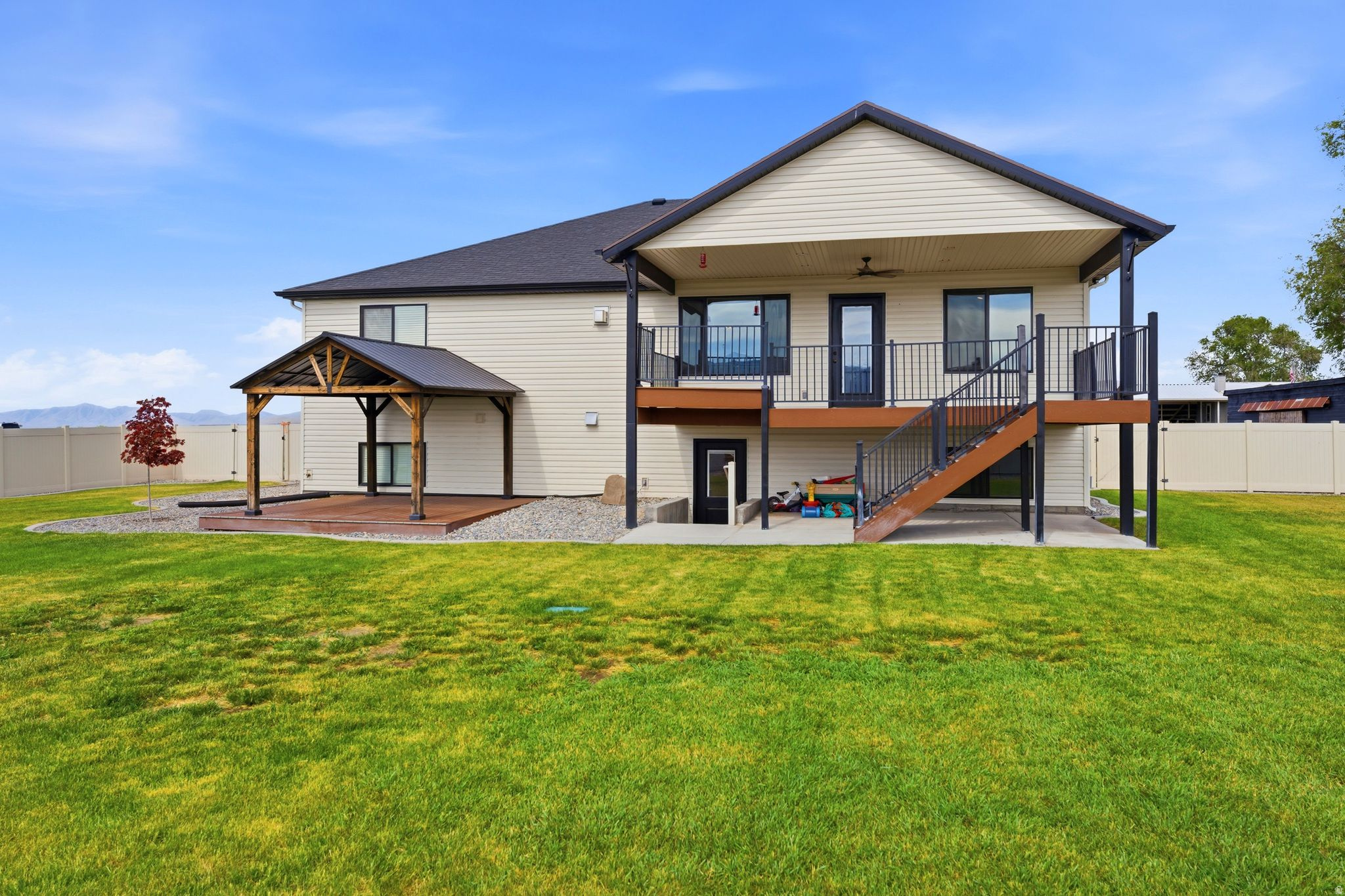 EQUESTRIAN NORTH - Residential