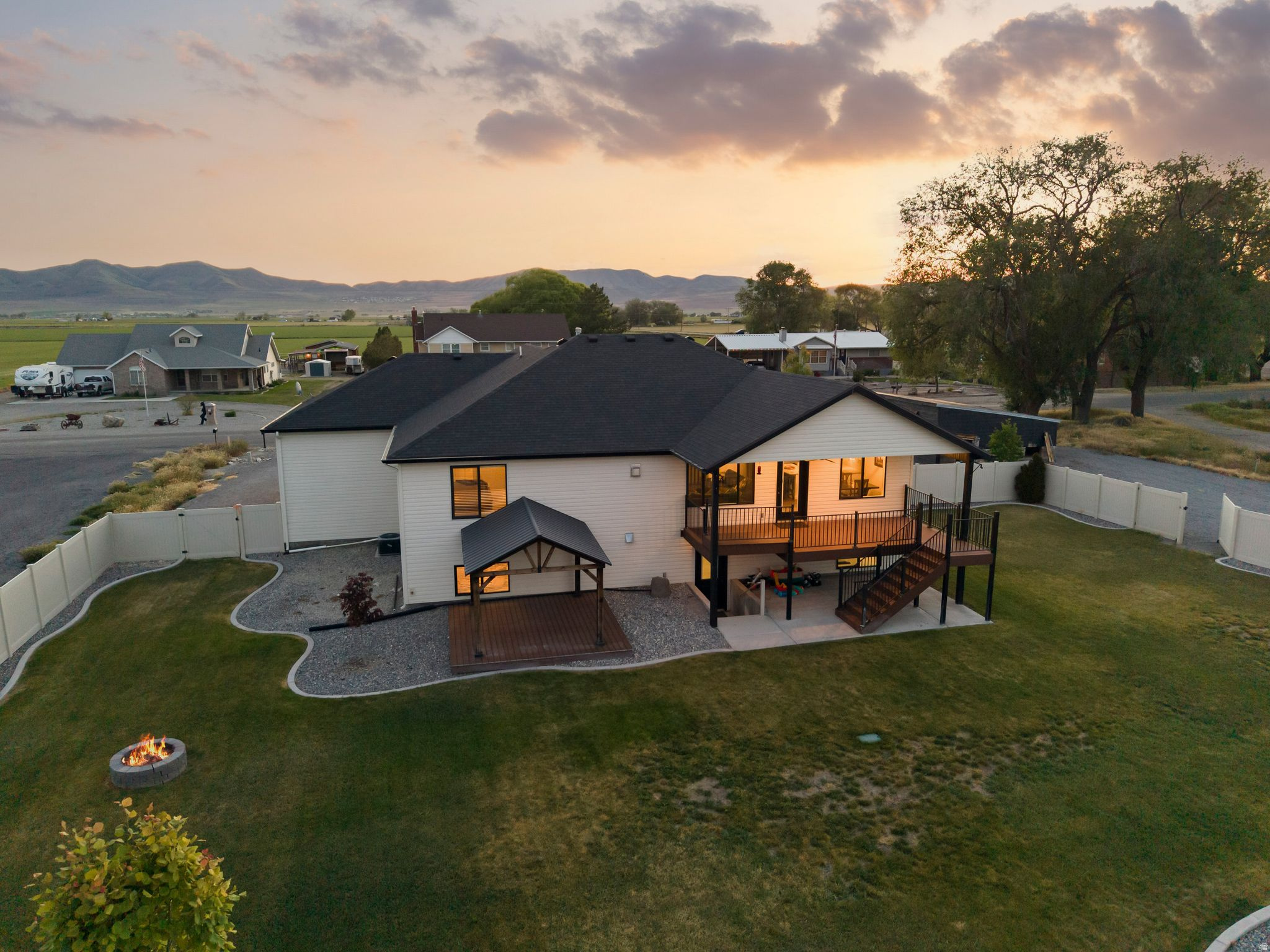 EQUESTRIAN NORTH - Residential