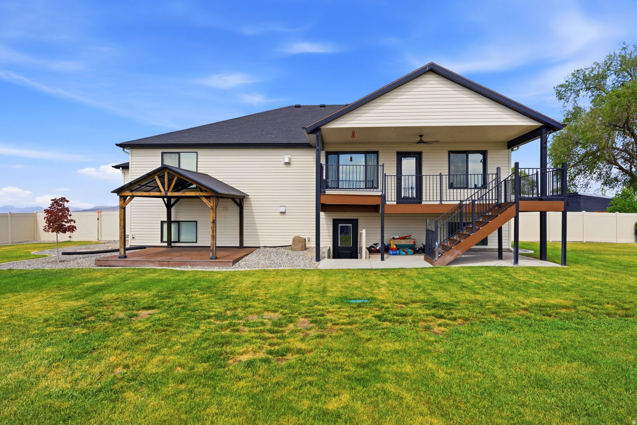 EQUESTRIAN NORTH - Residential