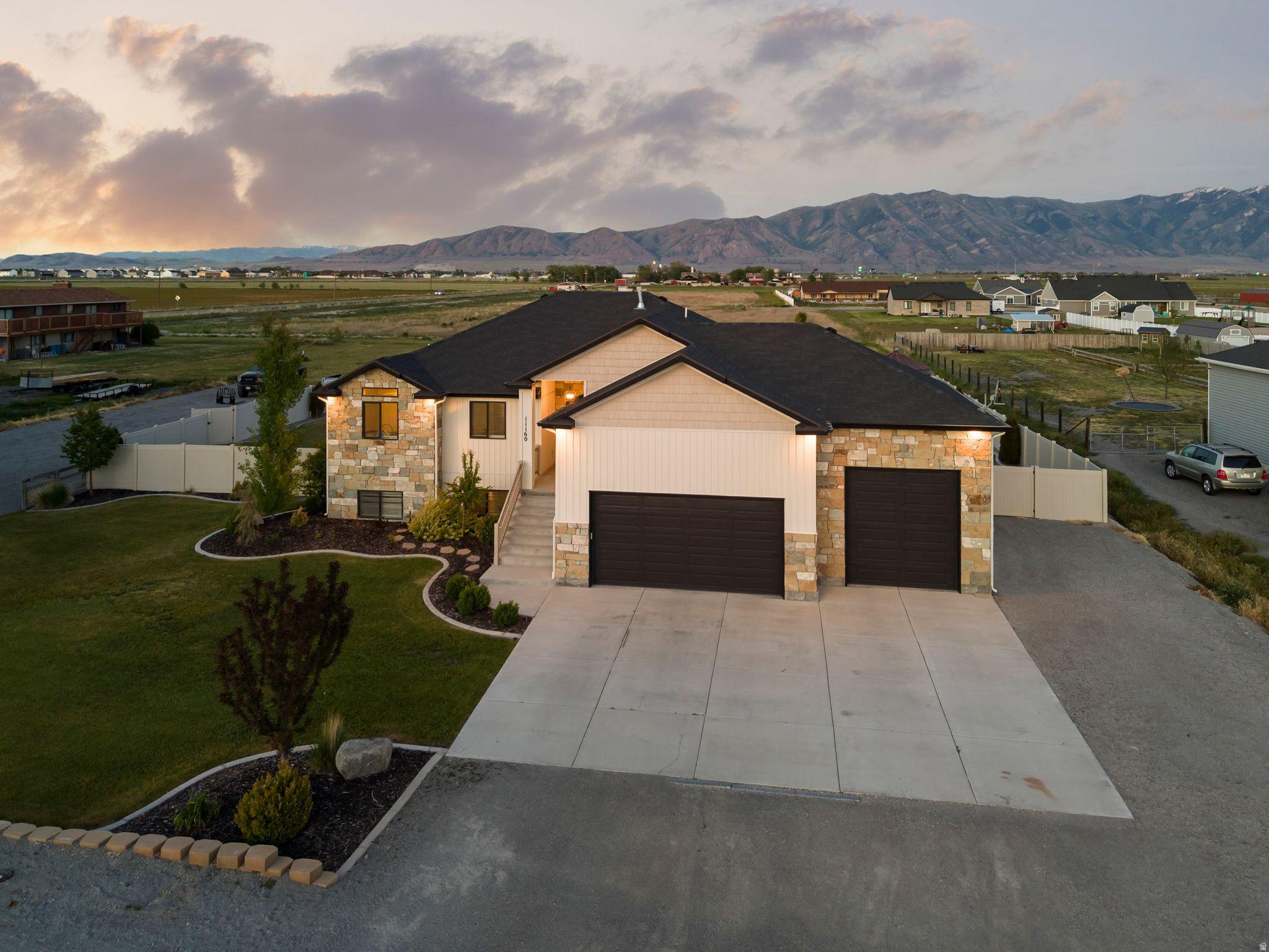 EQUESTRIAN NORTH - Residential