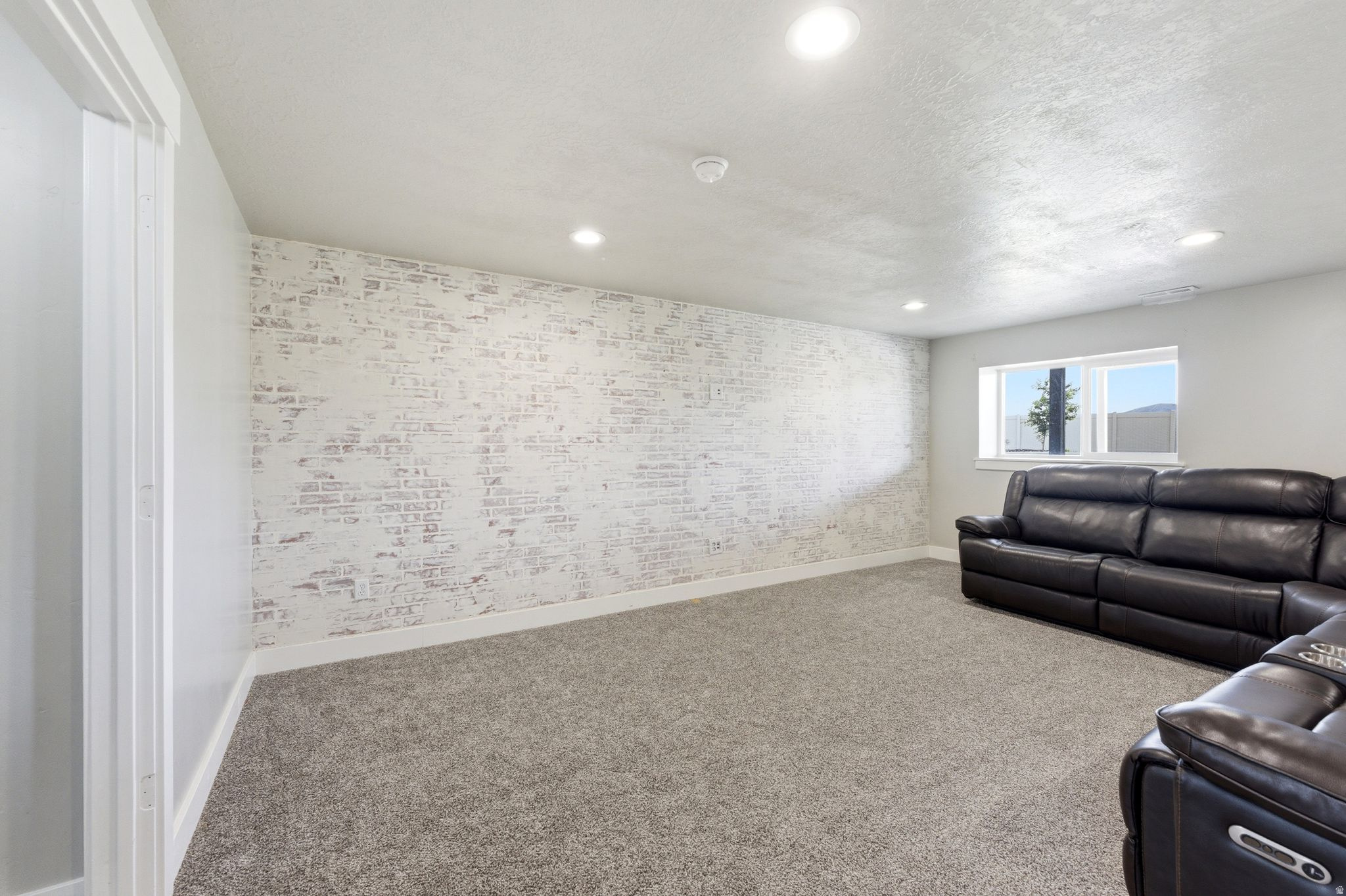 EQUESTRIAN NORTH - Residential