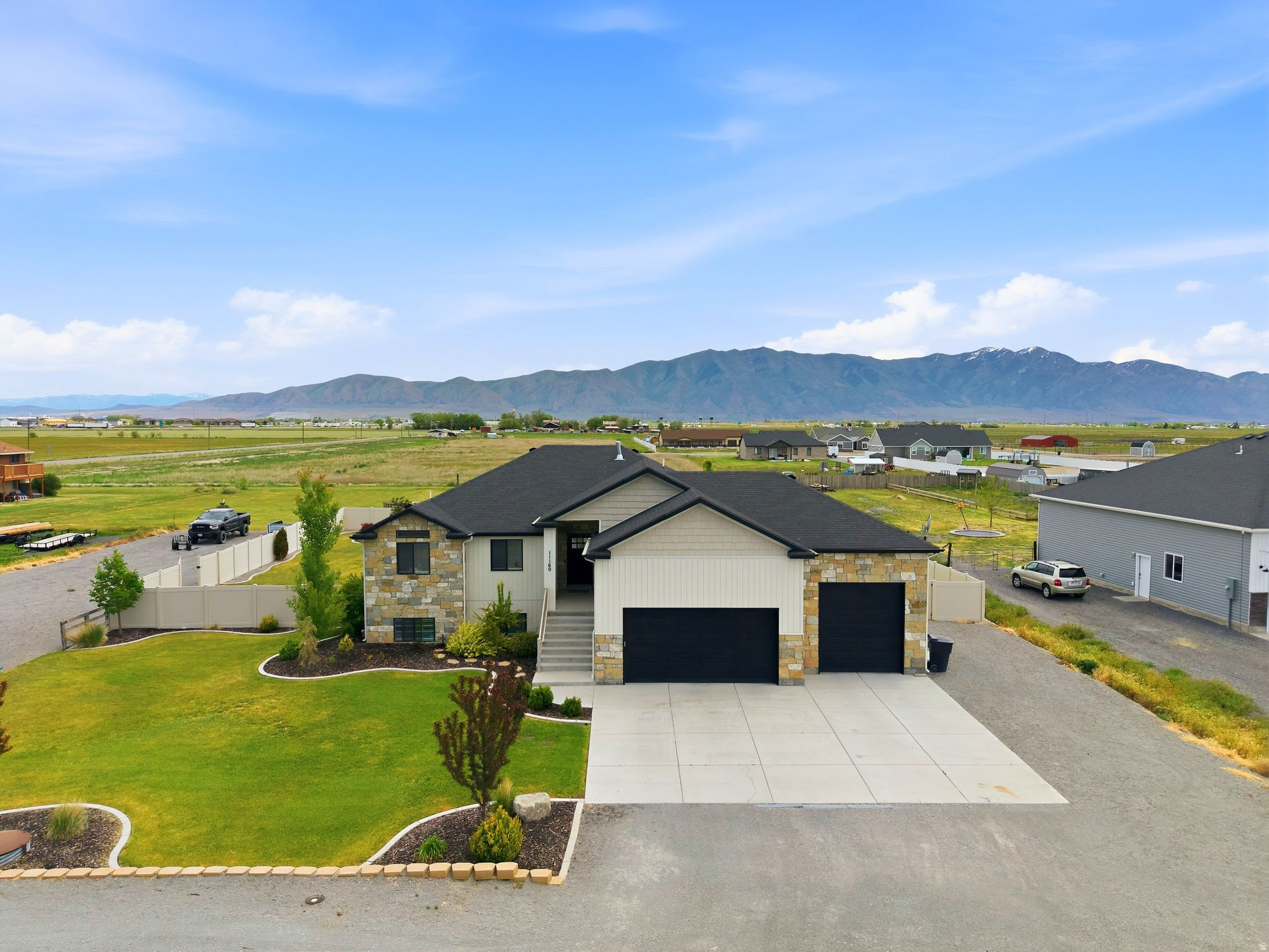 EQUESTRIAN NORTH - Residential