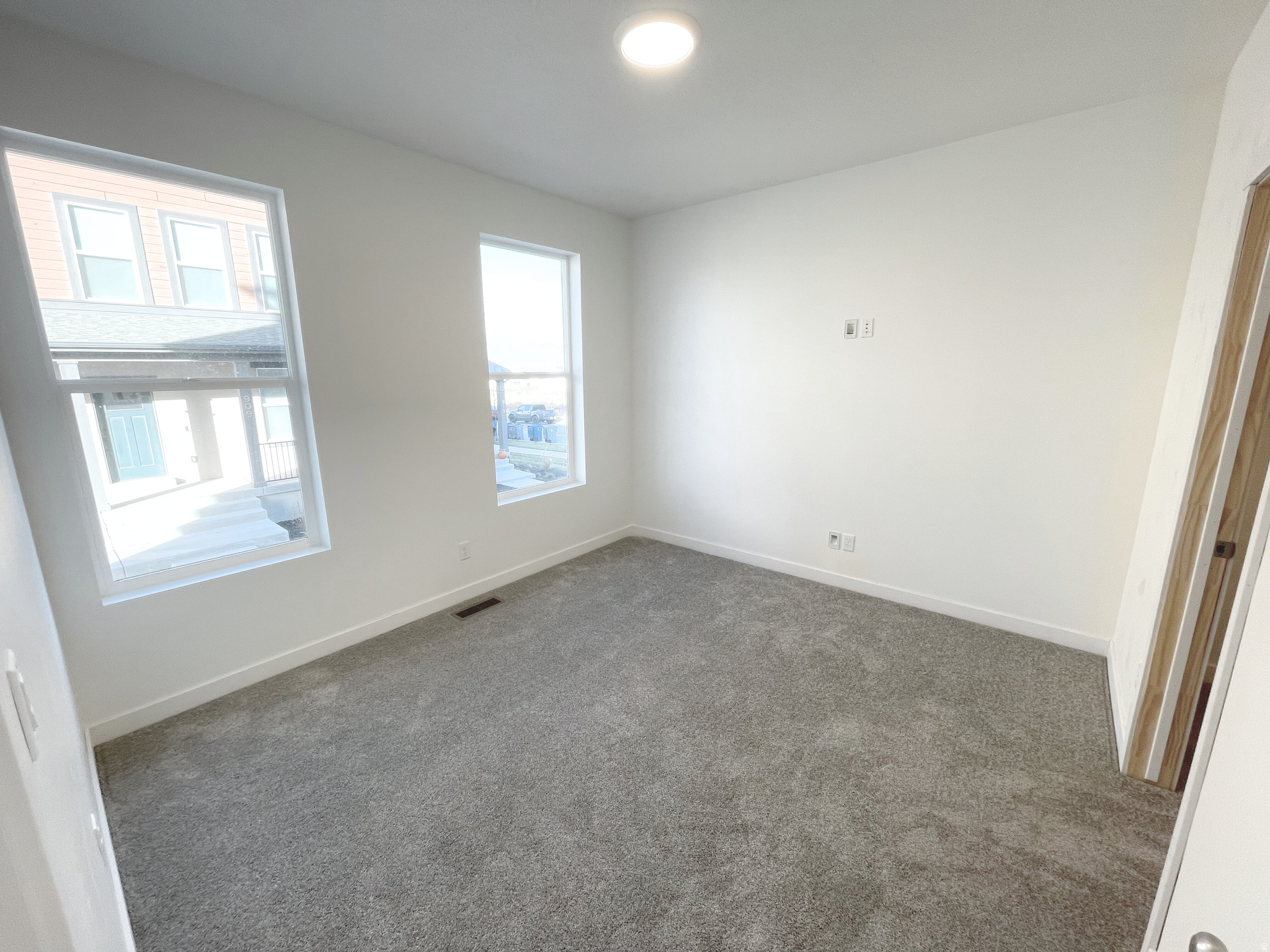 BEACON POINTE - Residential