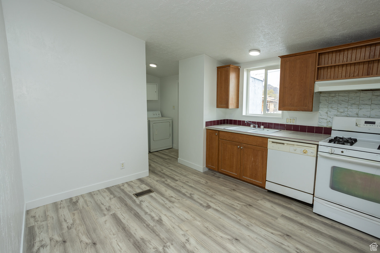 291 E 1400, Elsinore, Utah image 5