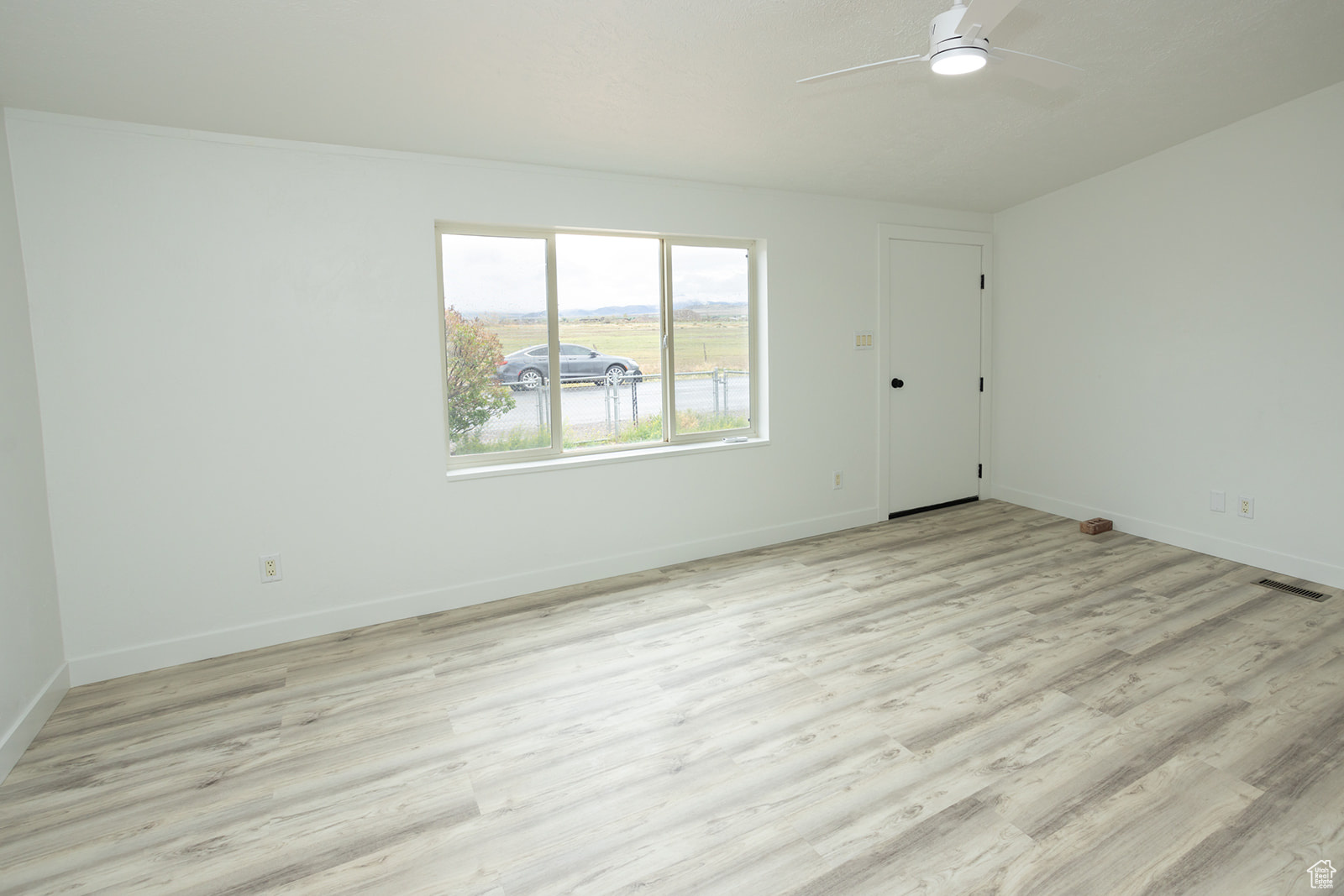 291 E 1400, Elsinore, Utah image 2