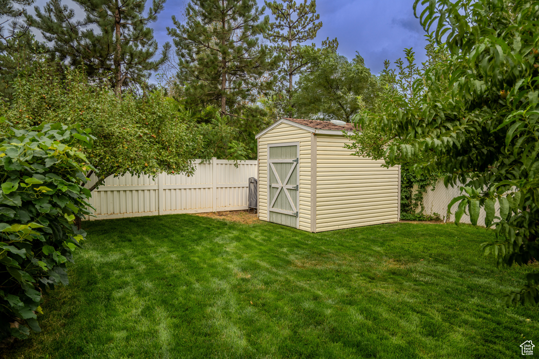 CEDAR COVE - Residential