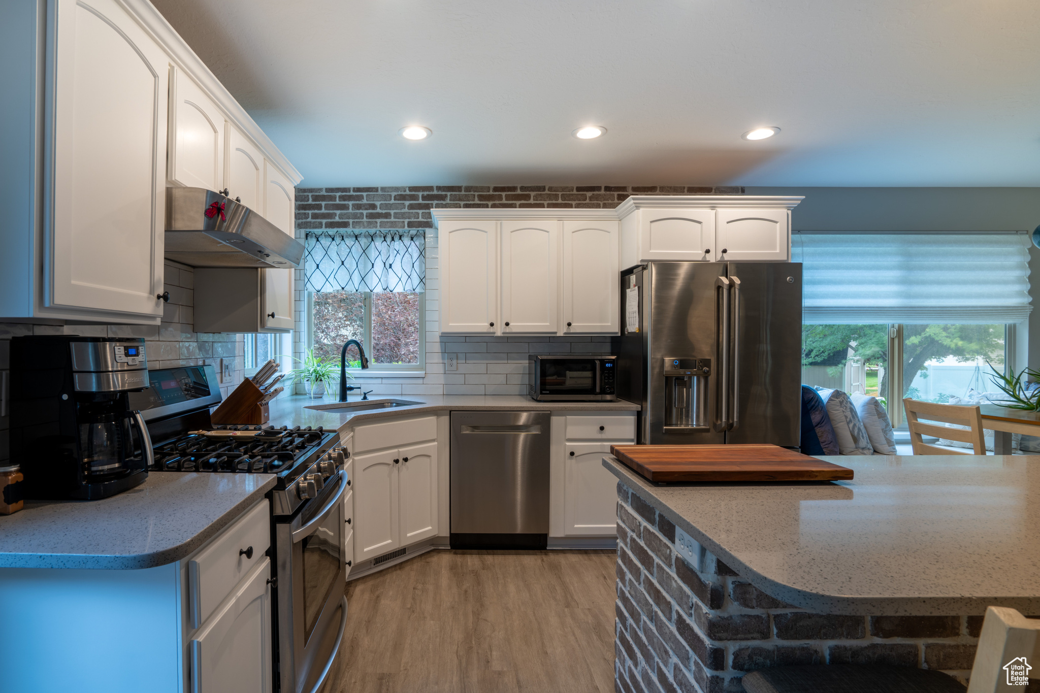 CEDAR COVE - Residential