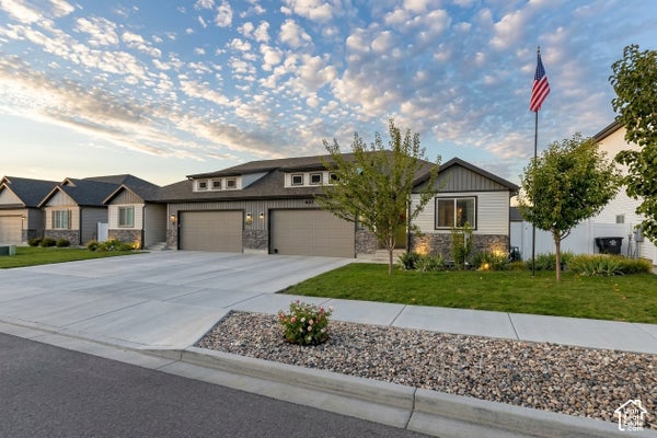 485 E 750 N, SMITHFIELD, UT 84335 - Image 36cbd5dc31ebe8c02f07bbb24afbf01a/409509016