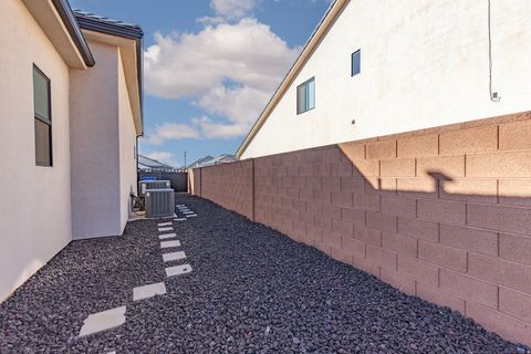 Tiny photo for 4147 S 490 E, Washington, UT 84780 (MLS # 2136348)