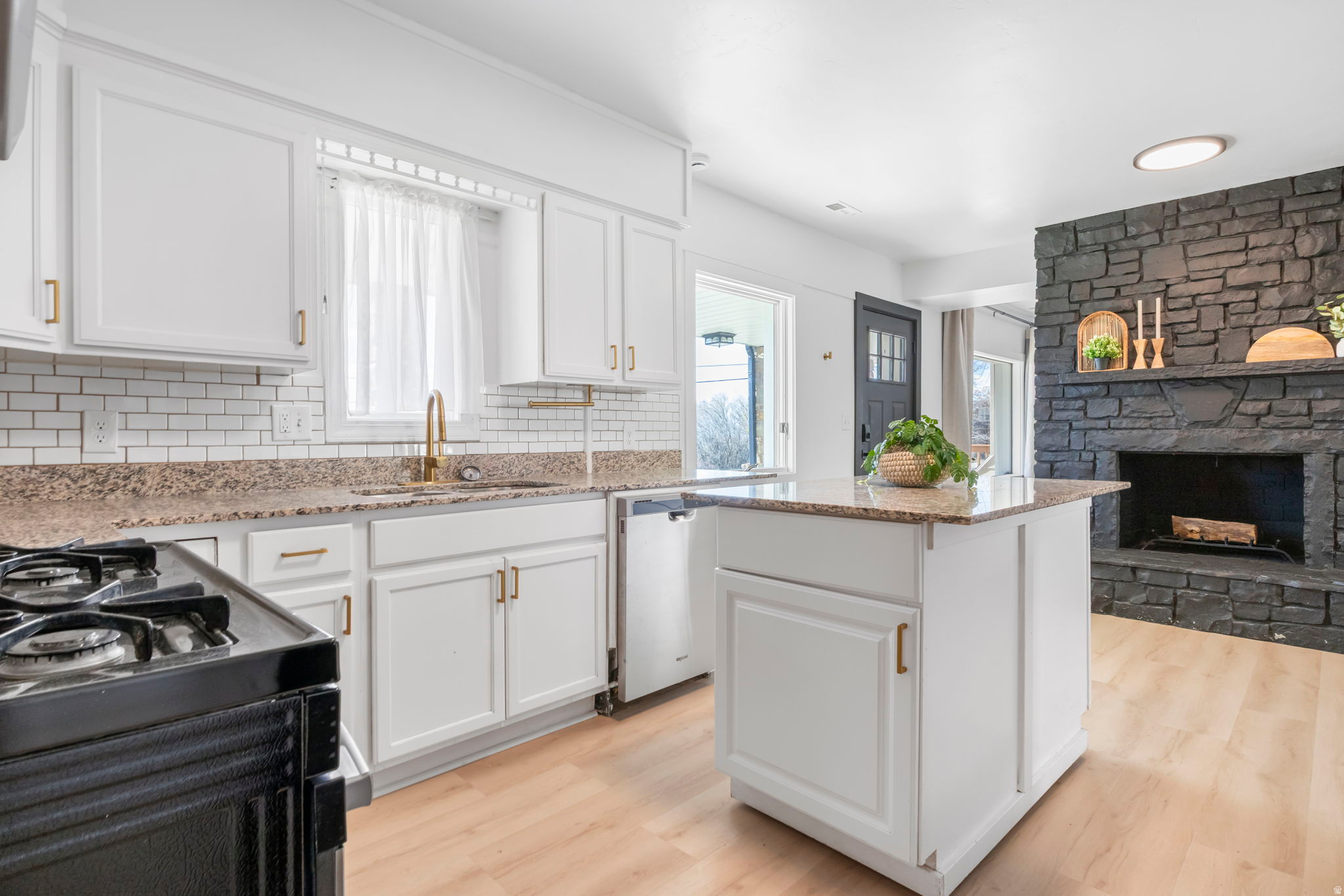 AVANYU ACRES - Residential