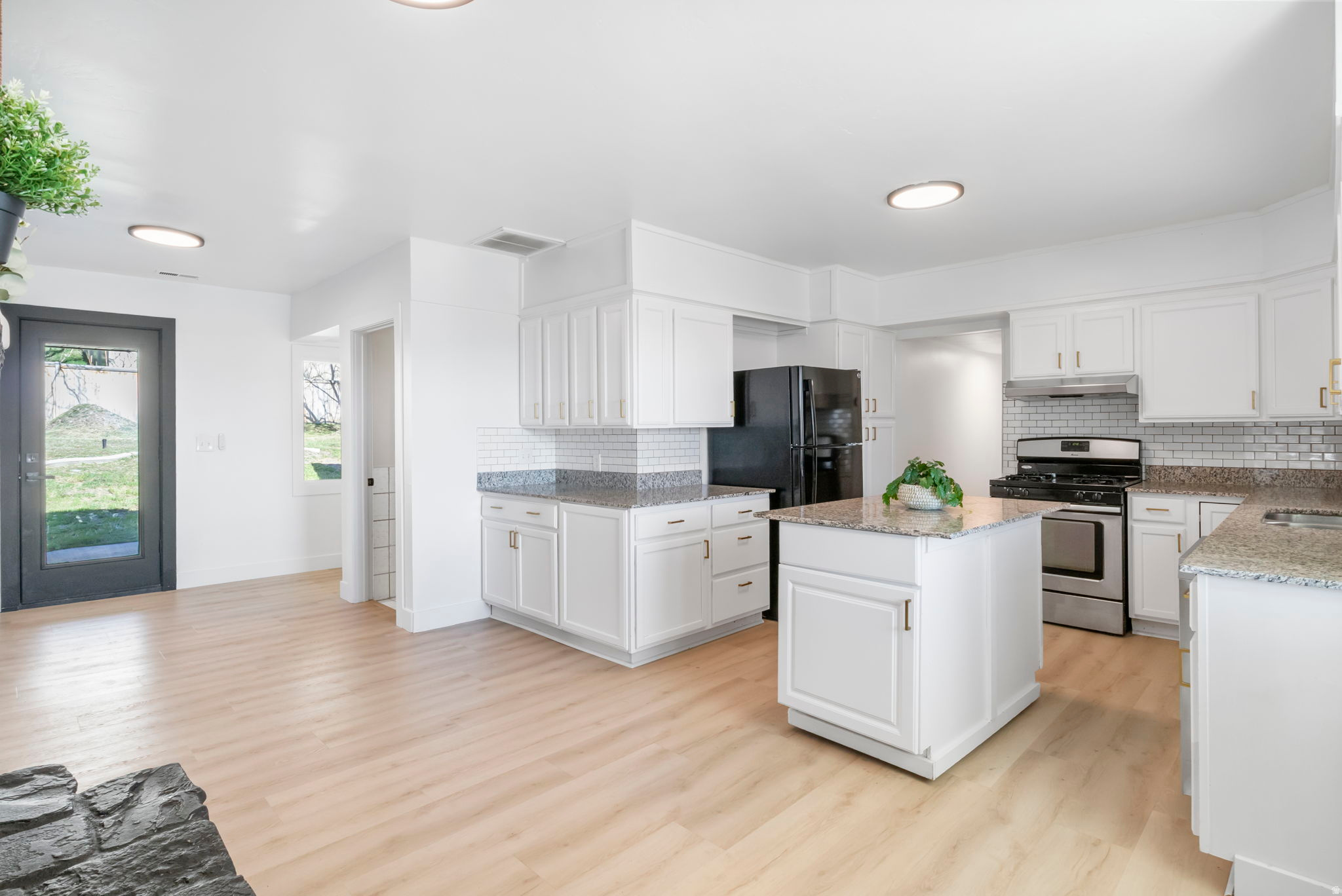 AVANYU ACRES - Residential