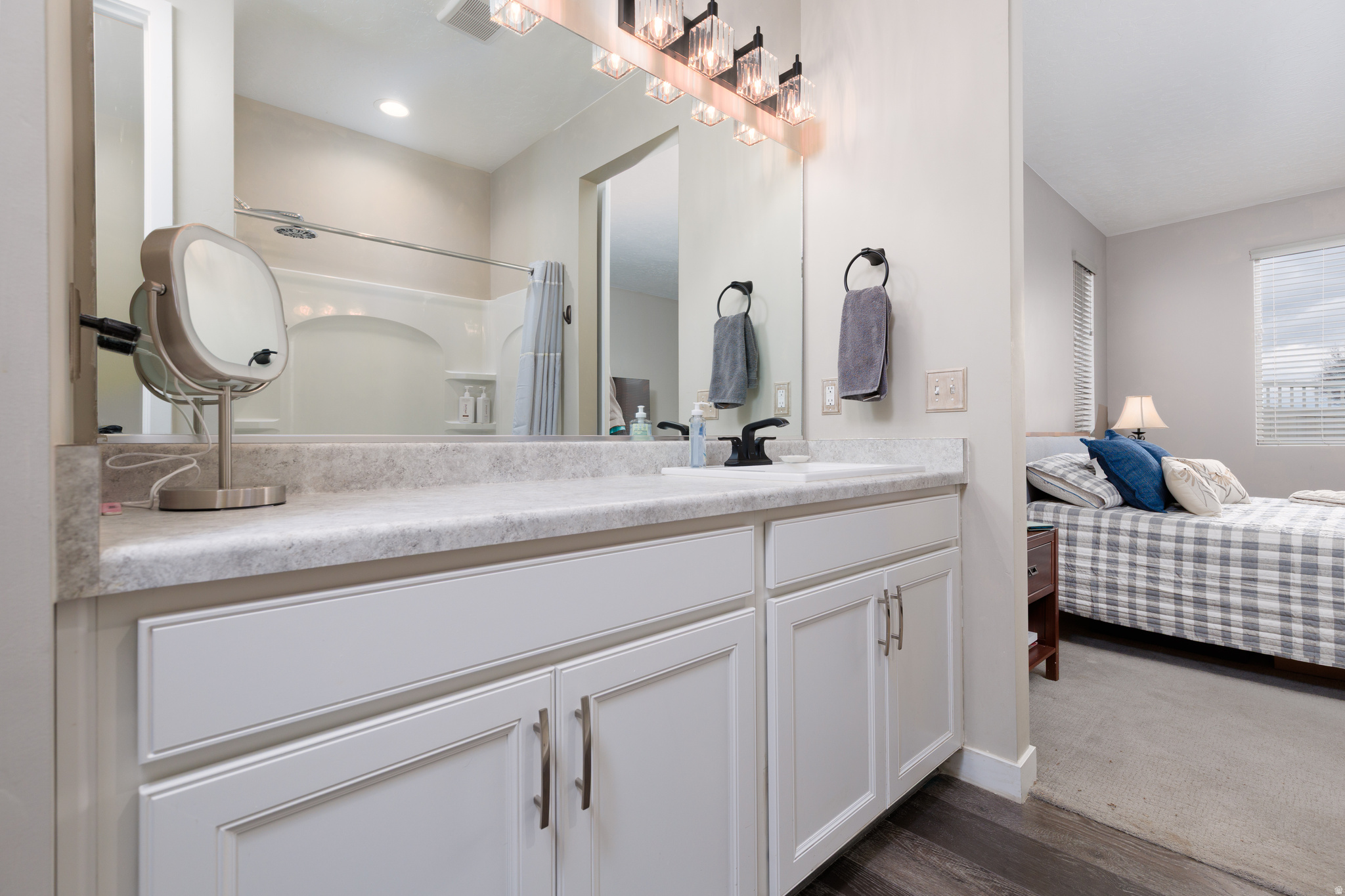 HAWKS ESTATES - Residential