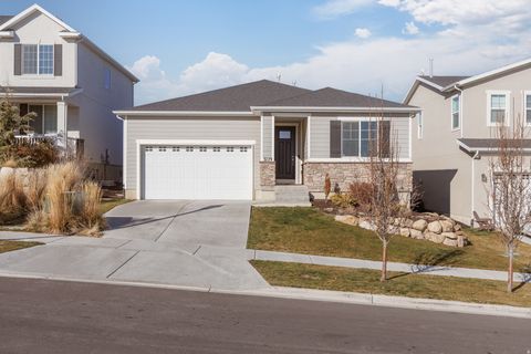 Photo of 3229 S. PEREGRINE TRL, Saratoga Springs, UT 84045 (MLS # 2130530)