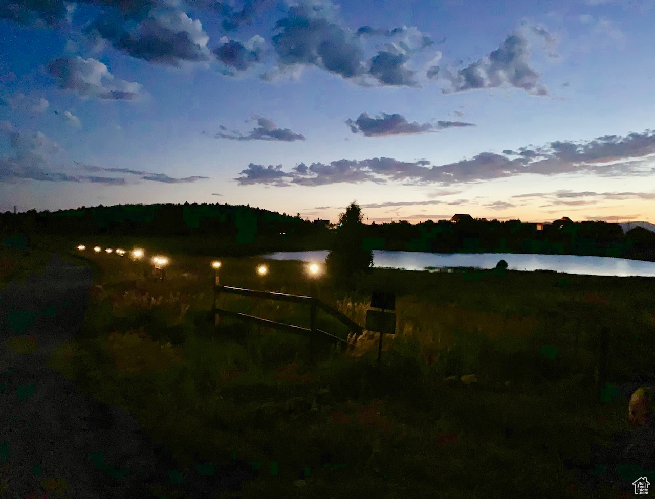 WHISPERING PINES - Land