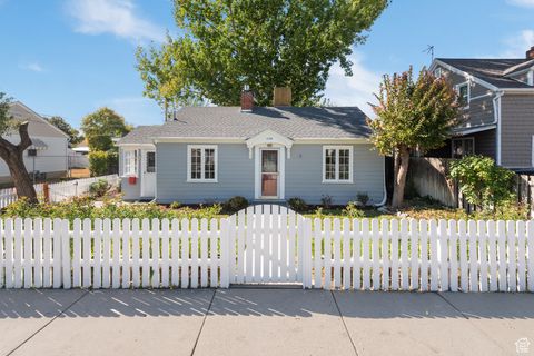 Photo of 2728 S 800 E, Salt Lake City, UT 84106 (MLS # 2119329) Photo of 2728 S 800 E, Salt Lake City, UT 84106 (MLS # 2119329)