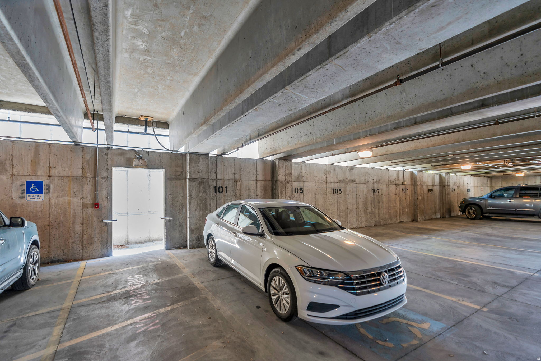 BEL COURTYARD - Residential