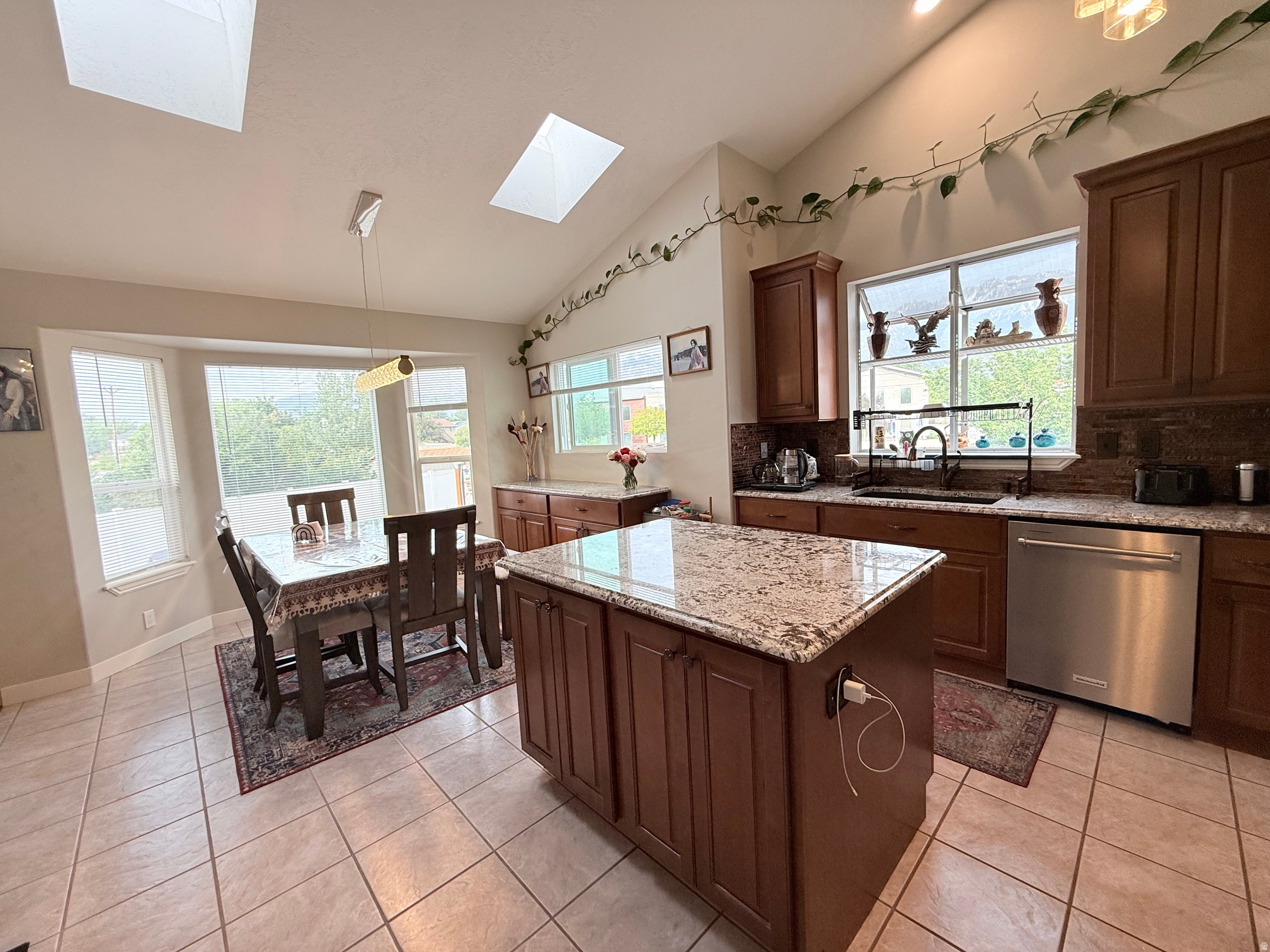 ABBOTTSFORD - Residential