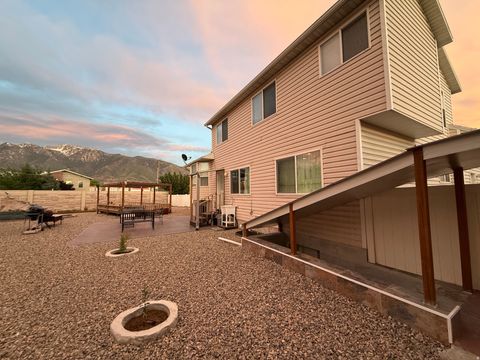 Tiny photo for 681 E ABBOTTSFORD CT S, Sandy, UT 84070 (MLS # 2158582)