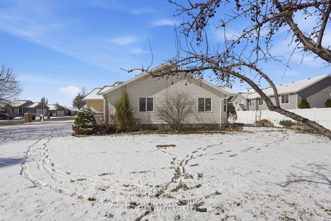 Tiny photo for 2138 W CRAIG LN S, Syracuse, UT 84075 (MLS # 2138776)