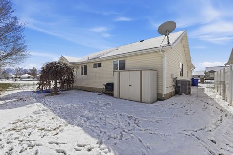 Tiny photo for 2138 W CRAIG LN S, Syracuse, UT 84075 (MLS # 2138776)