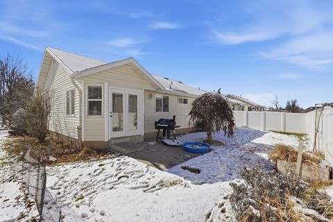 Tiny photo for 2138 W CRAIG LN S, Syracuse, UT 84075 (MLS # 2138776)