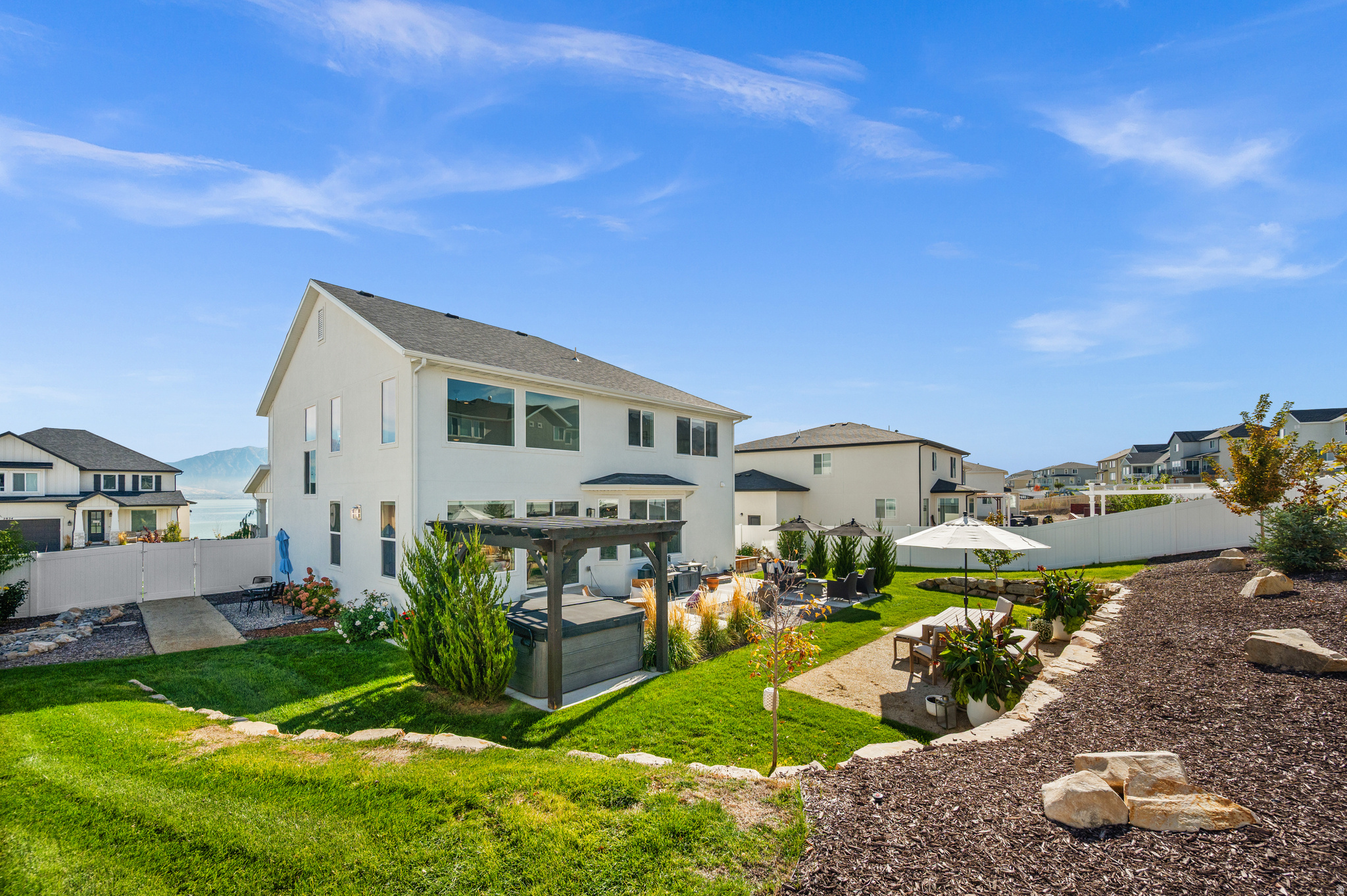 MALLARD BAY - Residential