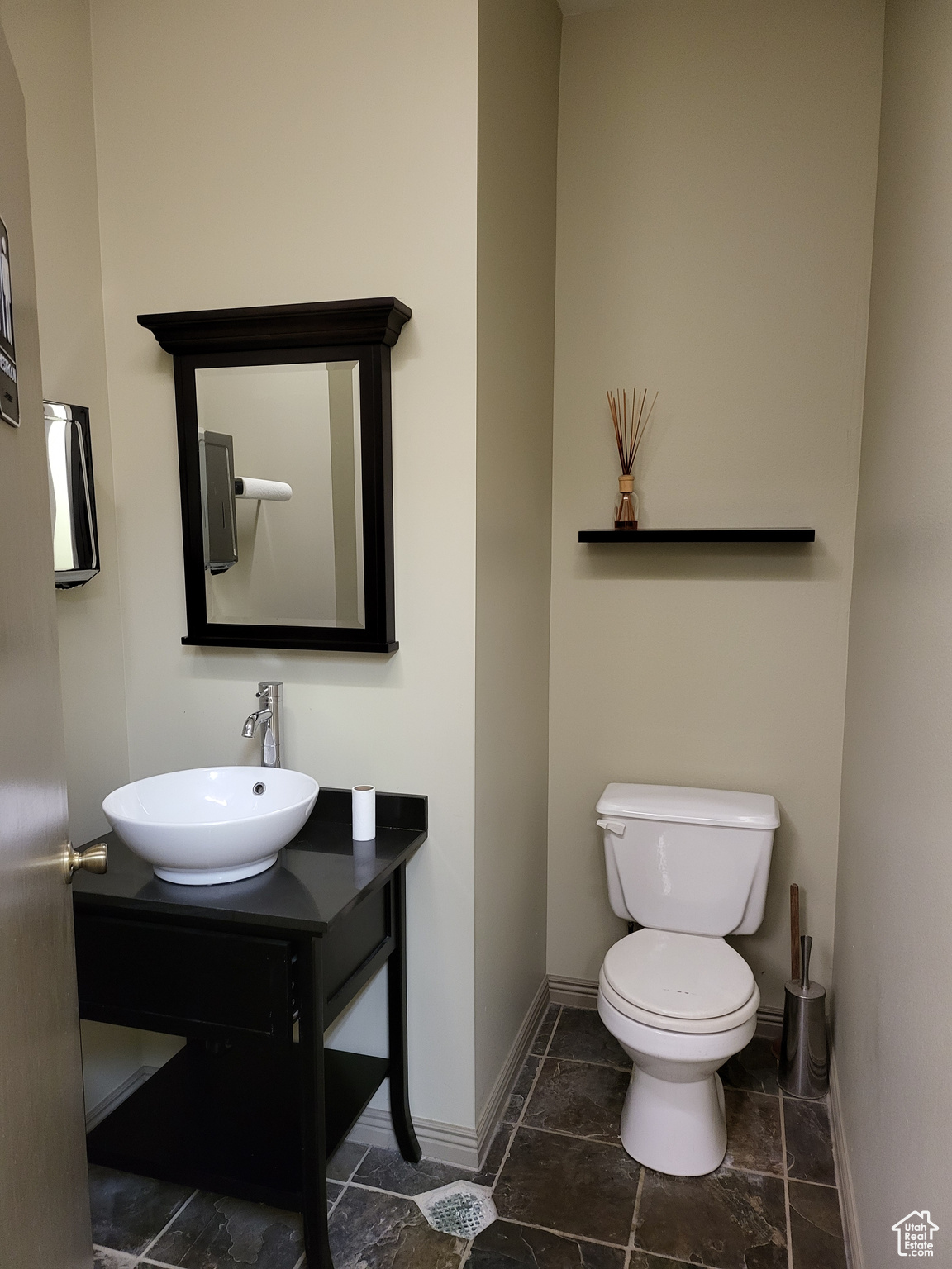 UNION SQUARE - Commercial Lease
