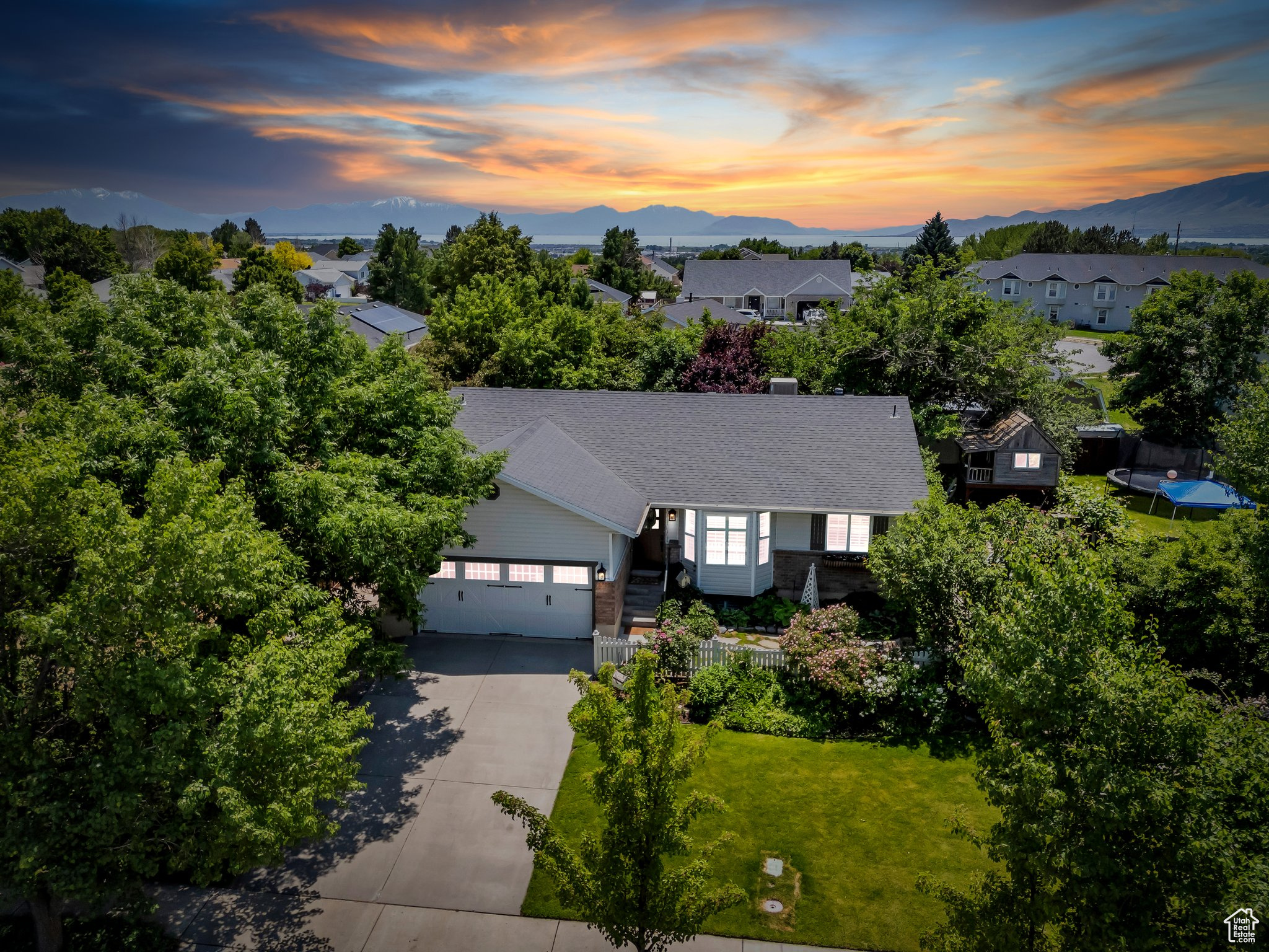 Lehi, Utah 84043, United States, 4 Bedrooms Bedrooms, ,3 BathroomsBathrooms,Residential,Pending,146141