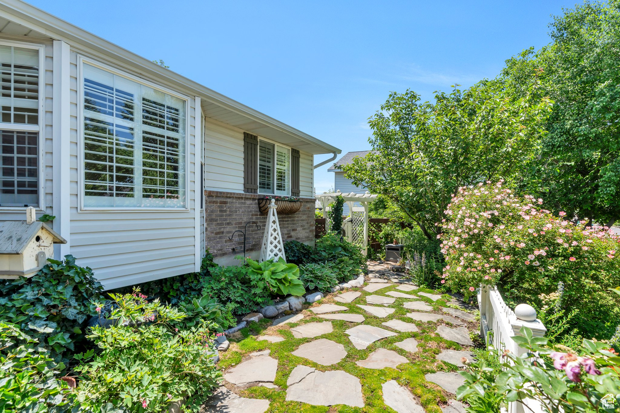 Lehi, Utah 84043, United States, 4 Bedrooms Bedrooms, ,3 BathroomsBathrooms,Residential,Pending,146141