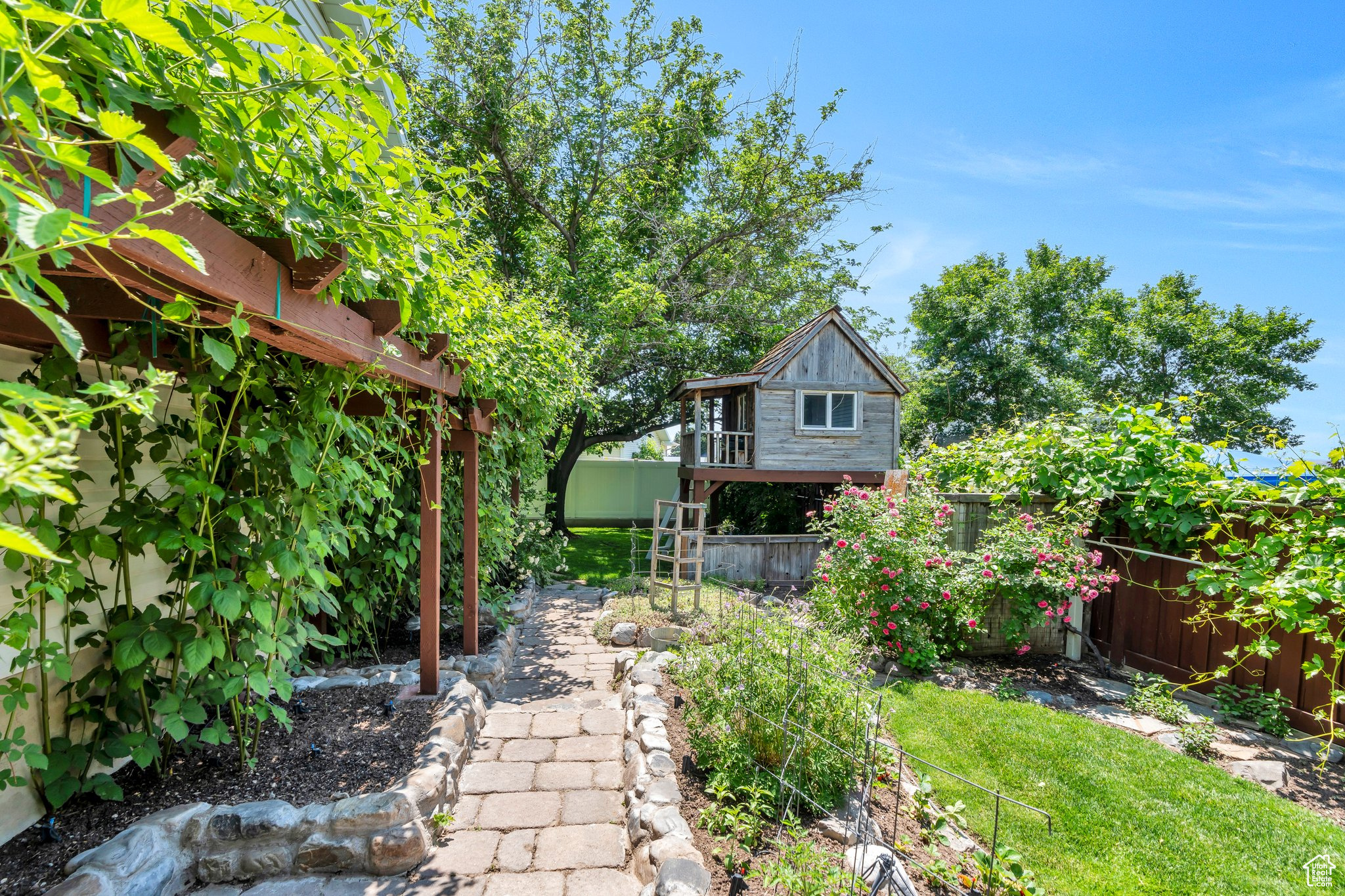 Lehi, Utah 84043, United States, 4 Bedrooms Bedrooms, ,3 BathroomsBathrooms,Residential,Pending,146141