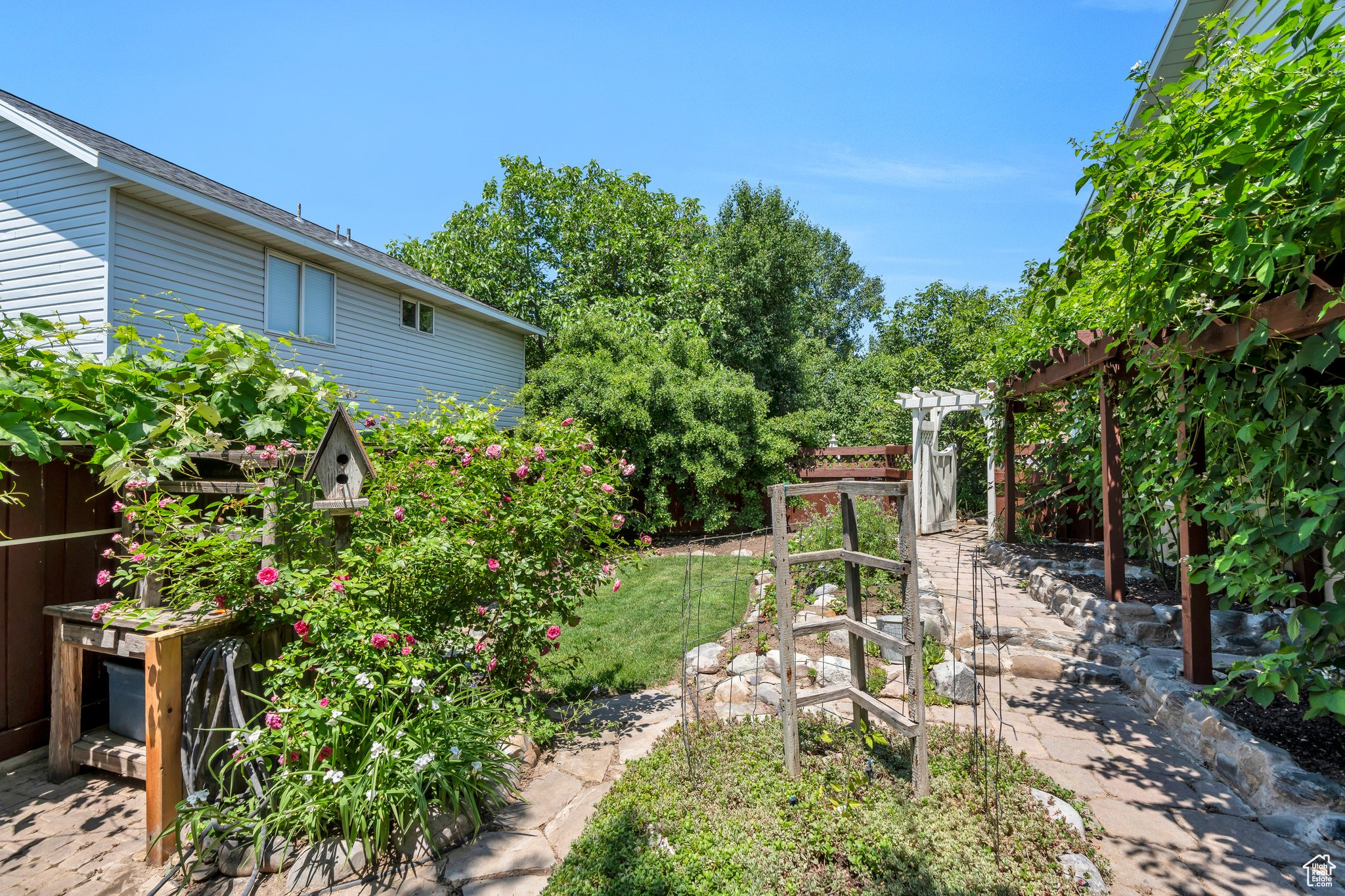 Lehi, Utah 84043, United States, 4 Bedrooms Bedrooms, ,3 BathroomsBathrooms,Residential,Pending,146141