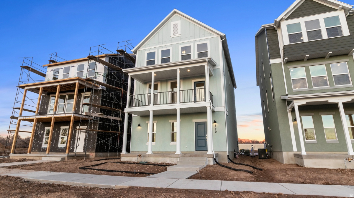 TRAILSIDE - Residential