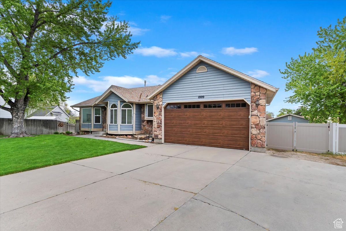 1009 E Cobalt Ln, Sandy, Utah image 2