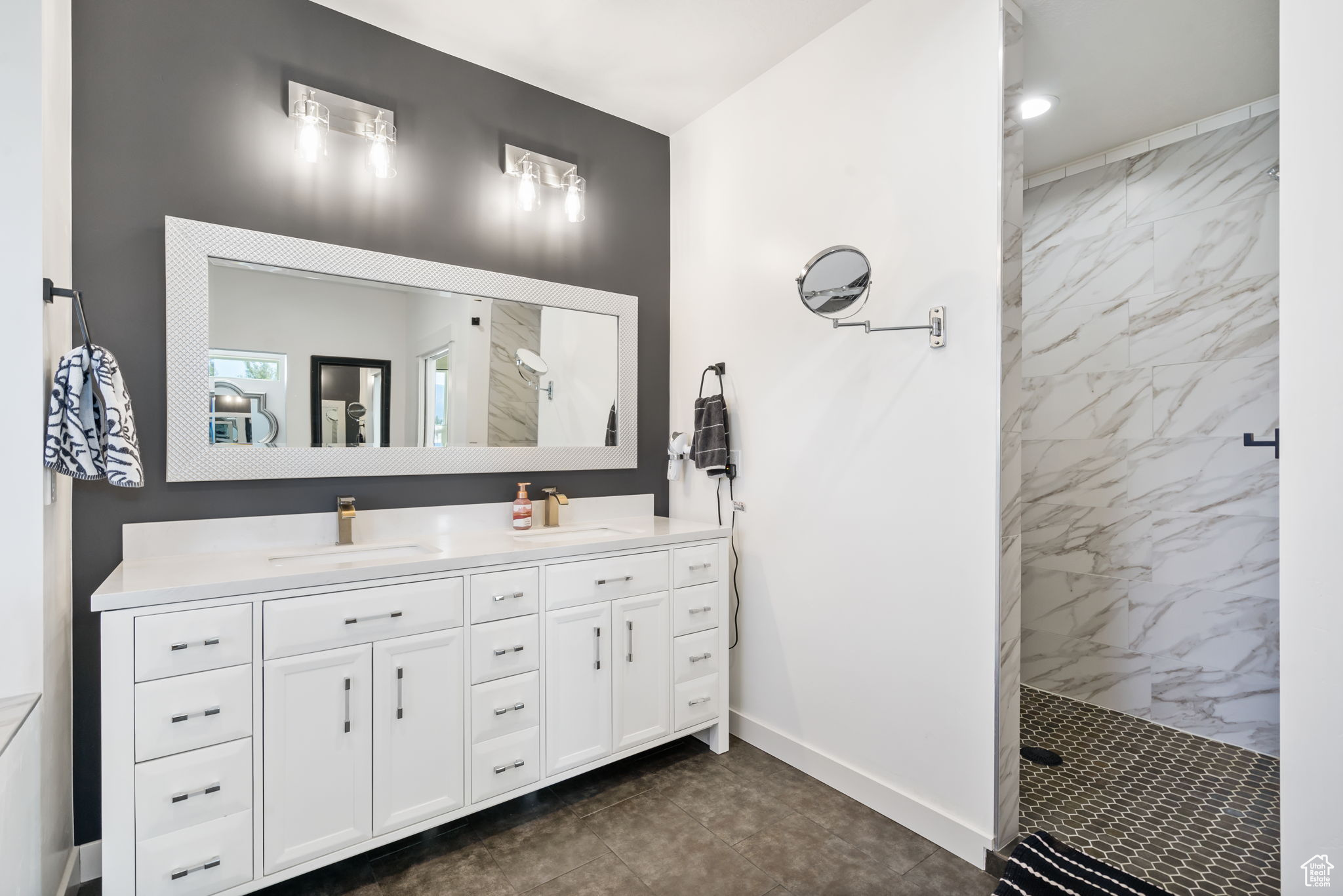 NORTH MEADOW - Residential