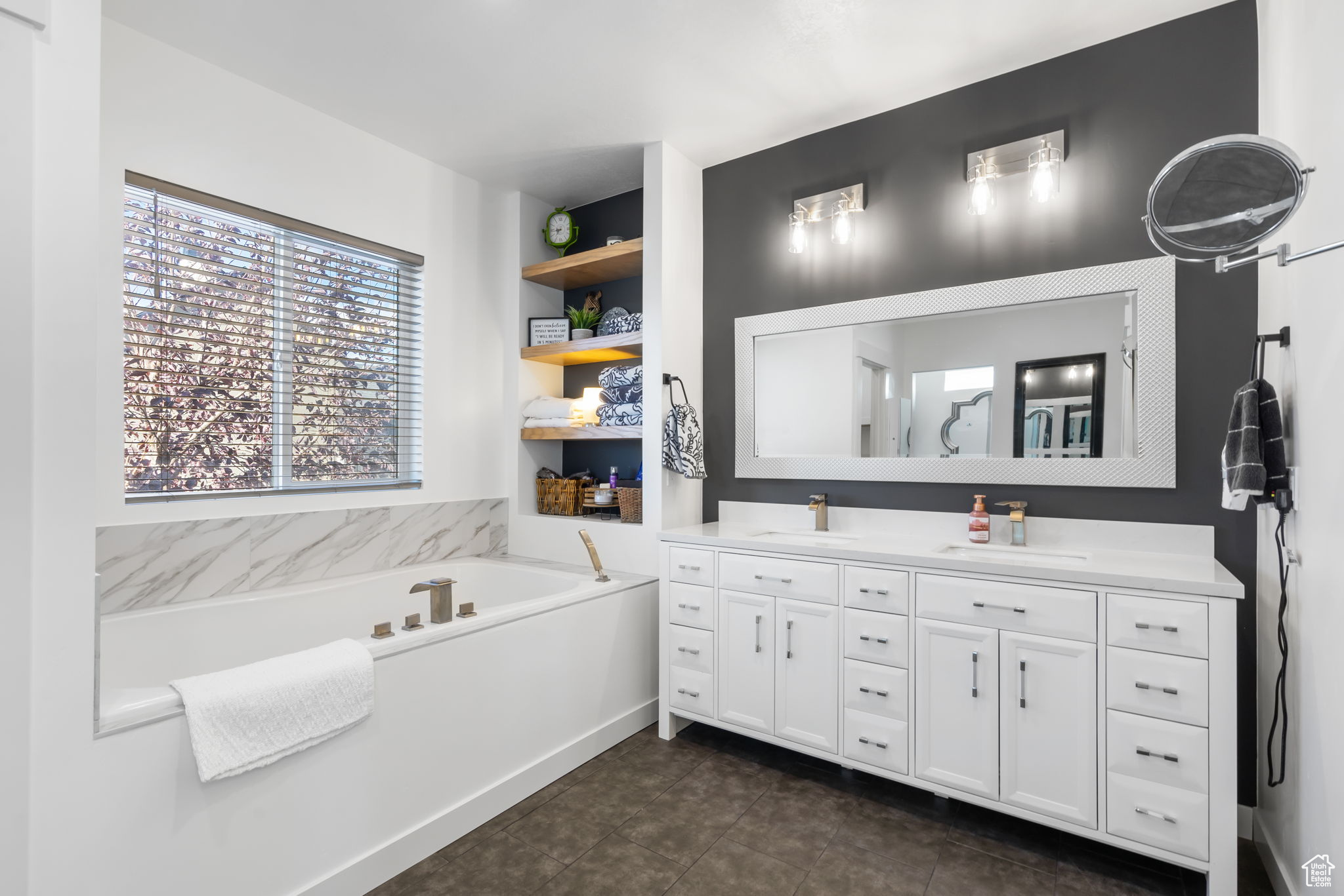 NORTH MEADOW - Residential