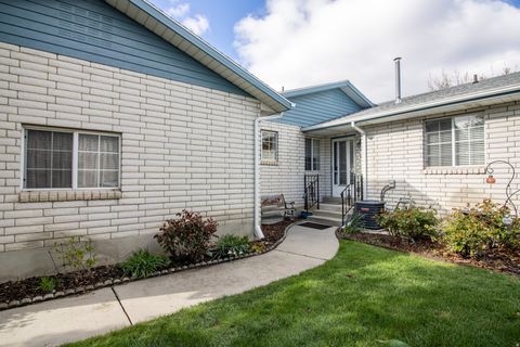 Tiny photo for 223 N 360 W, Orem, UT 84057 (MLS # 2148429)