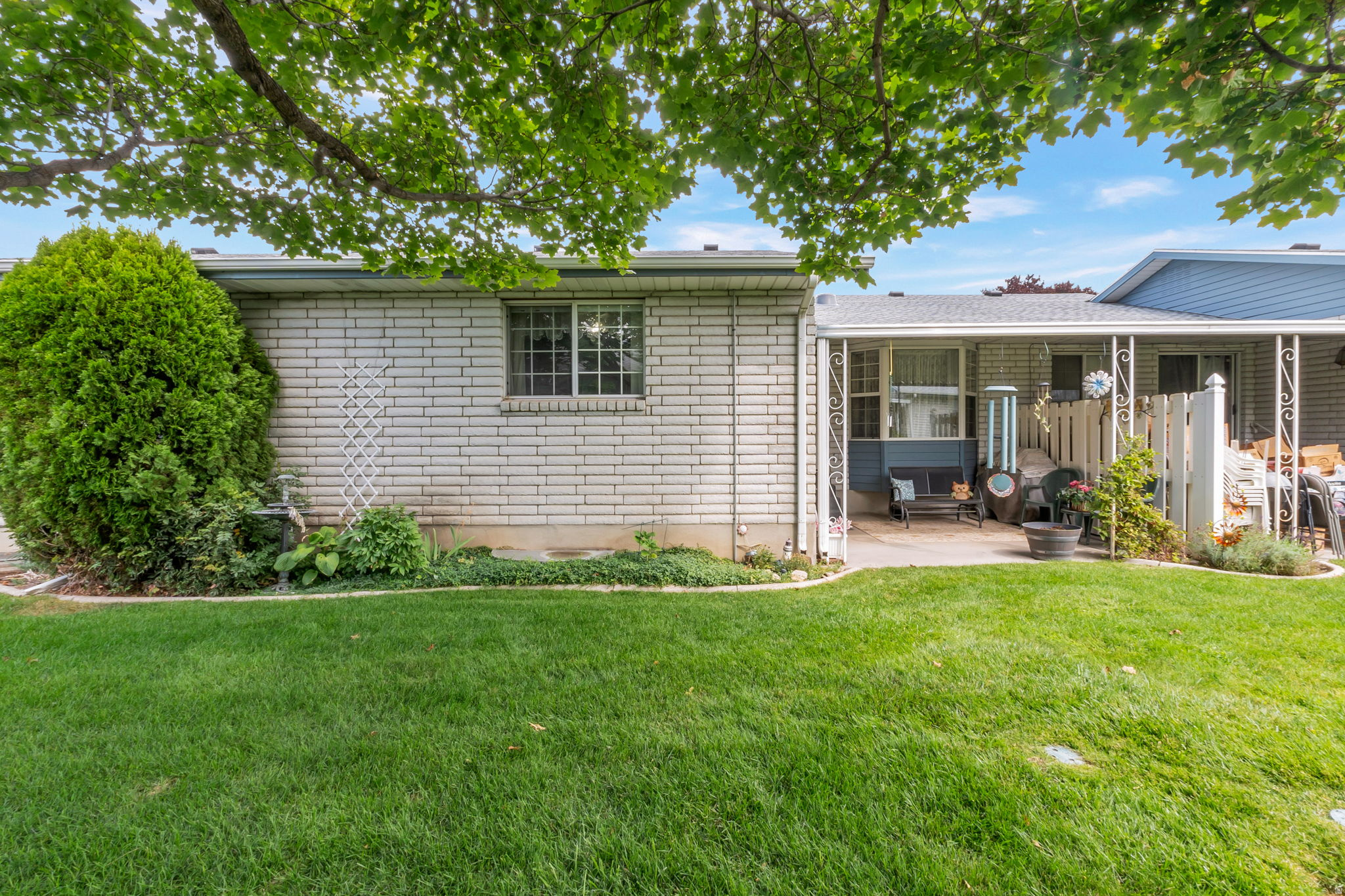 LAKECREST III - Residential