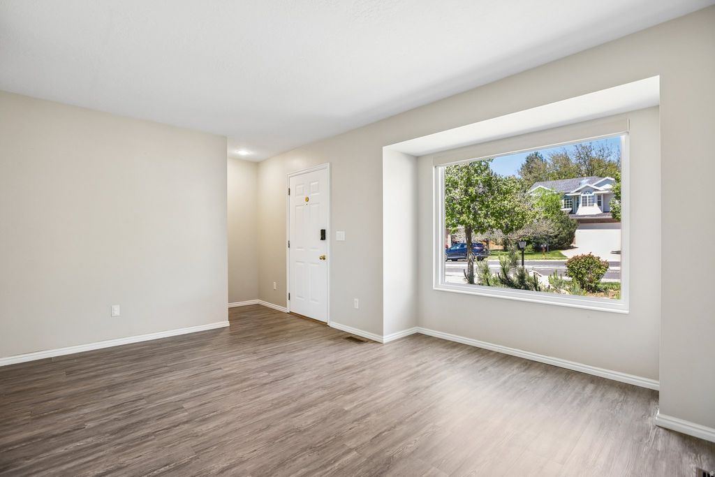 Photo of 425 E 3550 N, North Ogden, UT 84414 (MLS # 2156196)