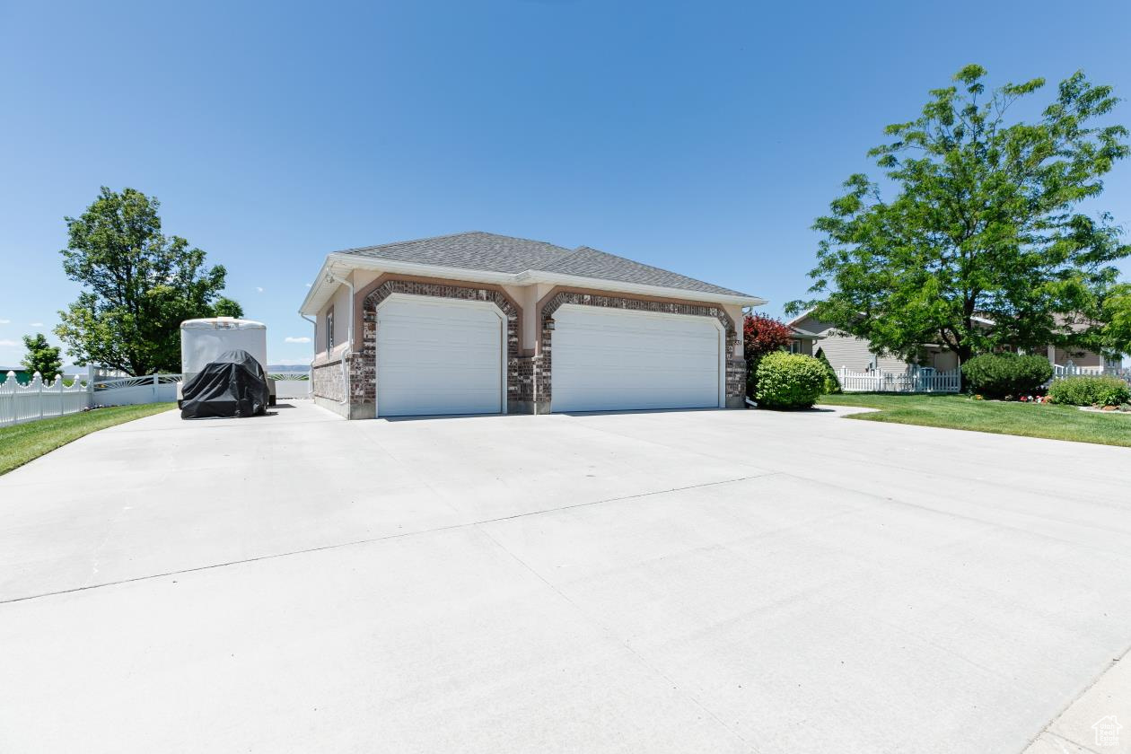 MAJESTIC VIEW ESTATES - Residential