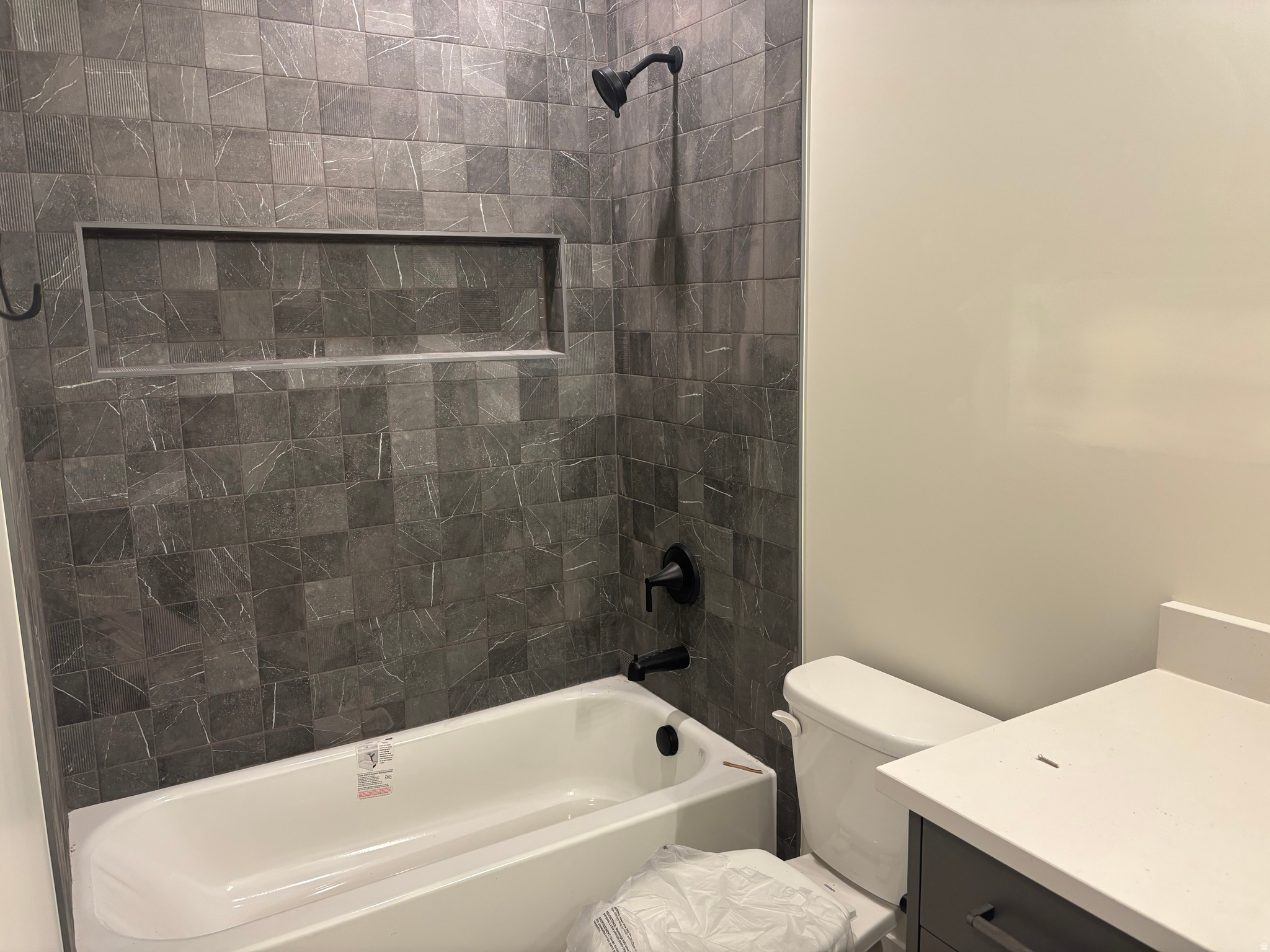 BEACON POINTE - Residential