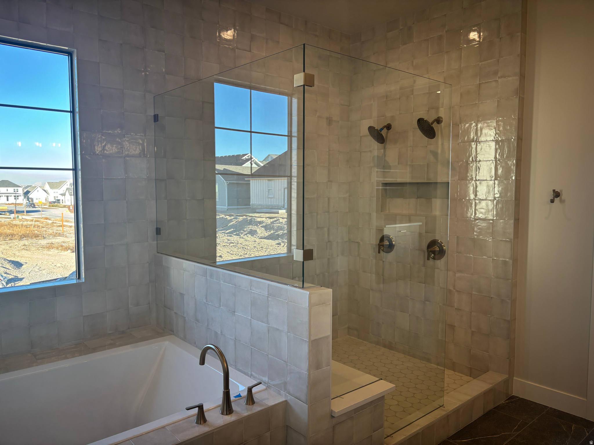 BEACON POINTE - Residential