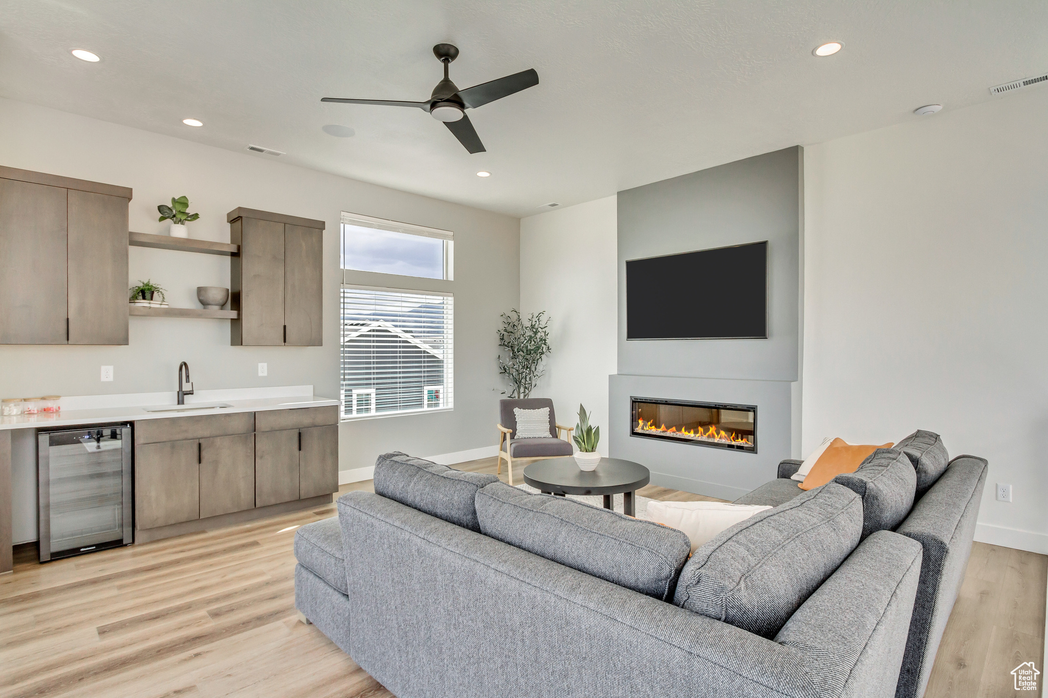 DAYBREAK - Residential