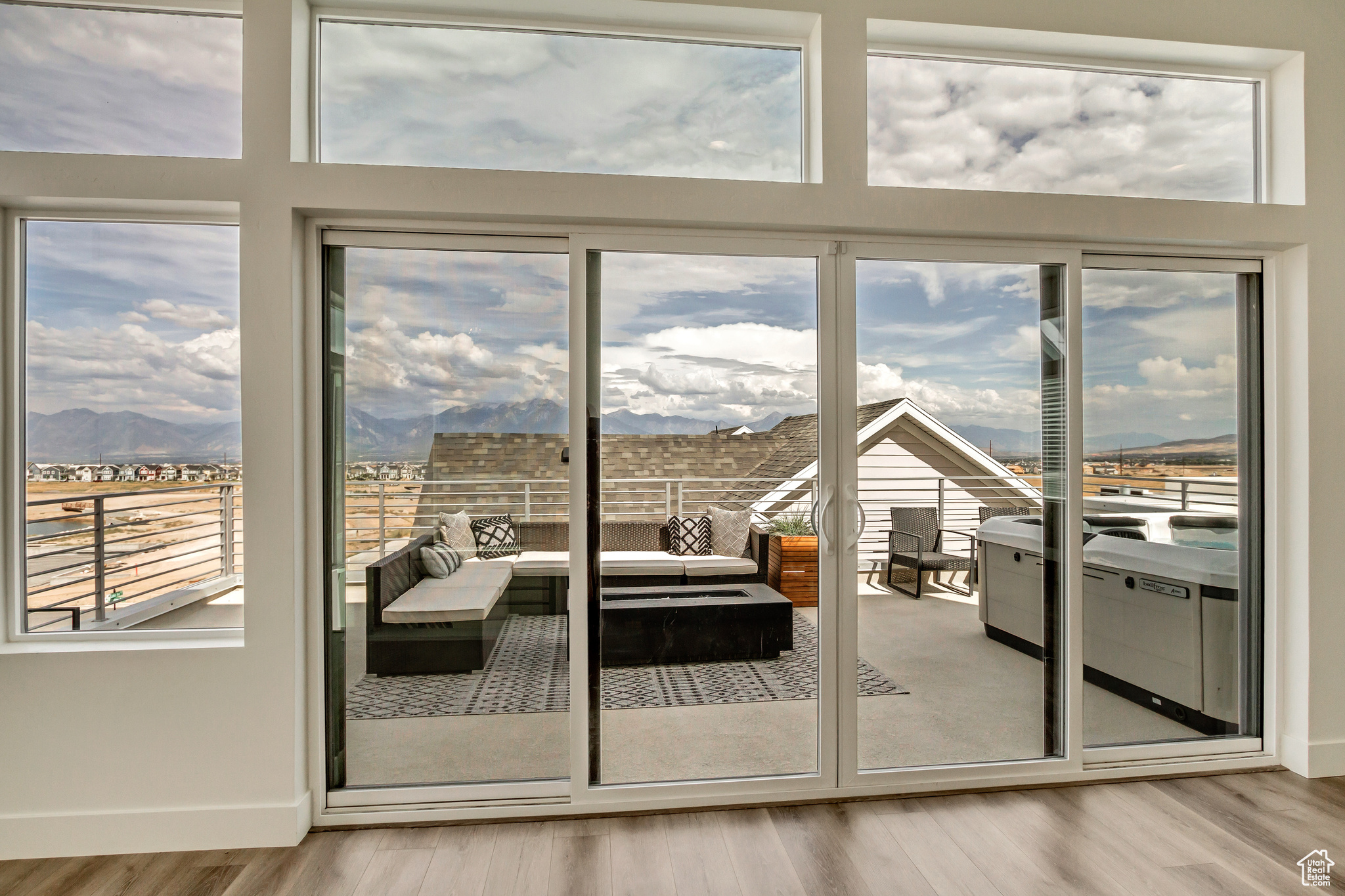 DAYBREAK - Residential